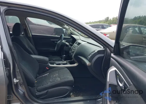 2014 Nissan Altima 2.5/2.5 S/2.5 Sl/2.5 Sv z USA, uszkodzony, nr VIN 1N4AL3AP5EN374984